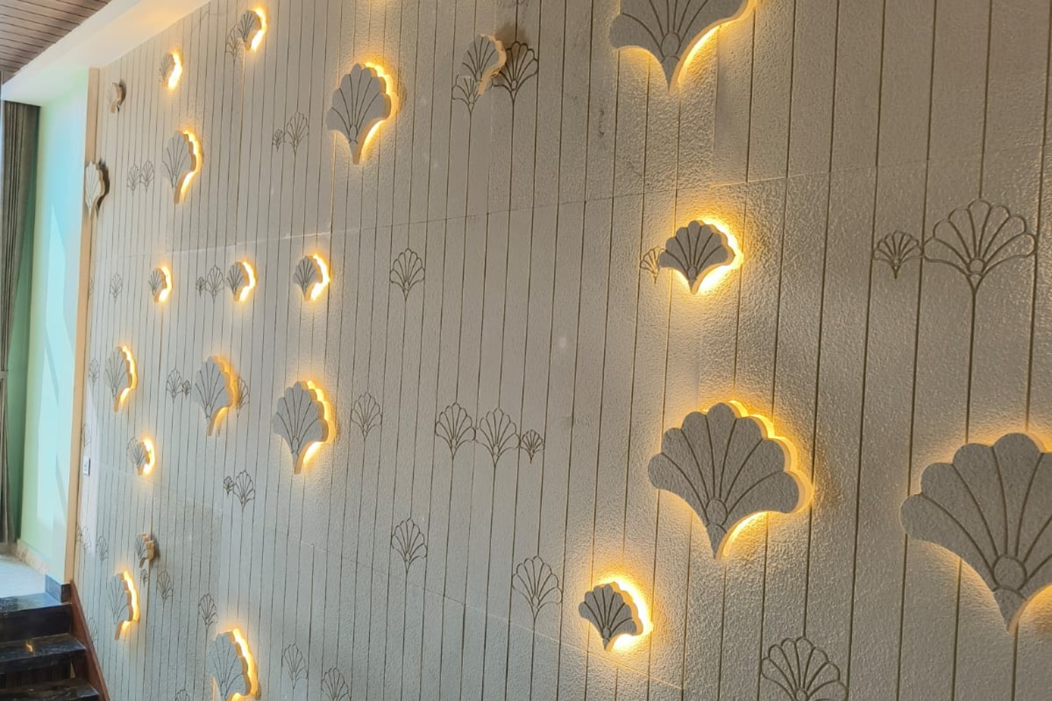 Natural stone wall cladding